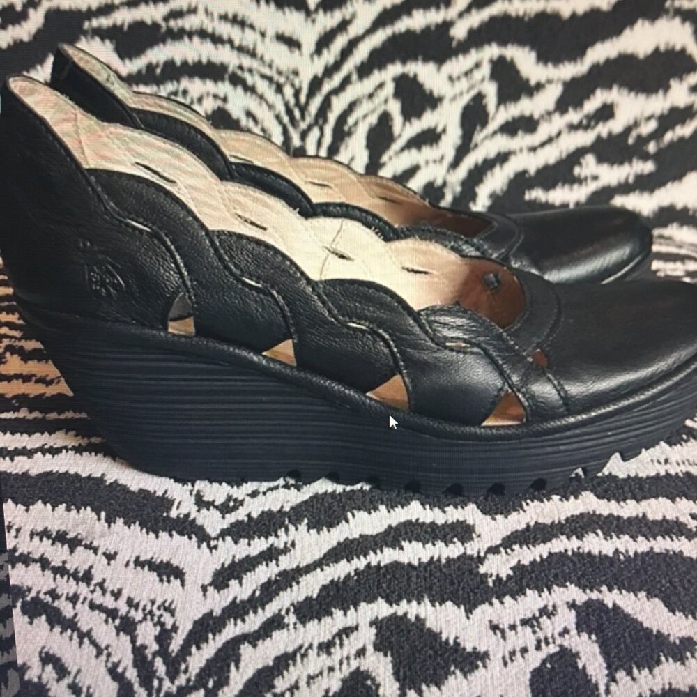 Fly London Shoes - Picture 6 of 6